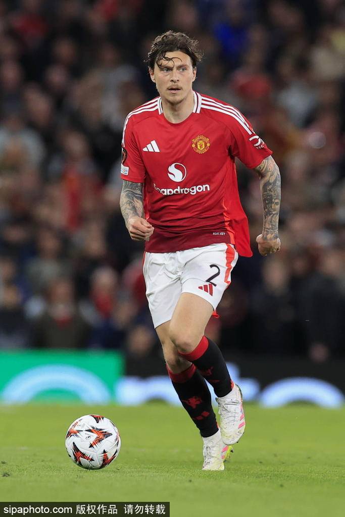 曼联7号的怒吼！芒特独造2球掀翻毕包，欧联杯冠军是他最后的遮羞布？